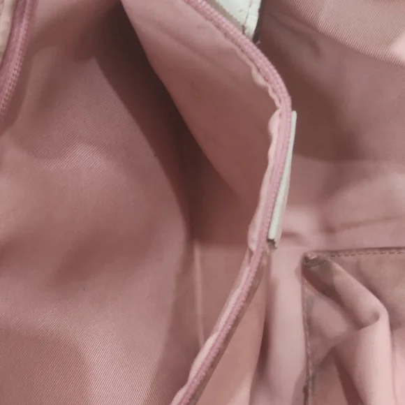 Gucci Pink Crossbody Bag with Gold Accents - Picture 12 of 15